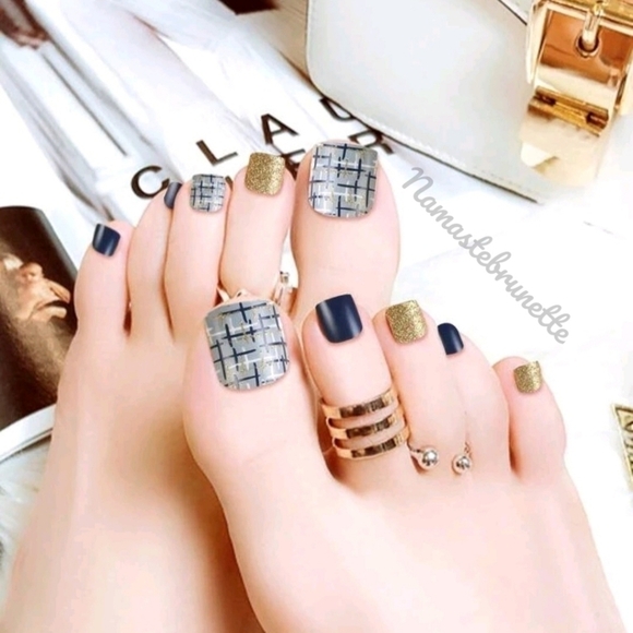 2/$16 Plaid Glitter Press On Toenails - Picture 5 of 14